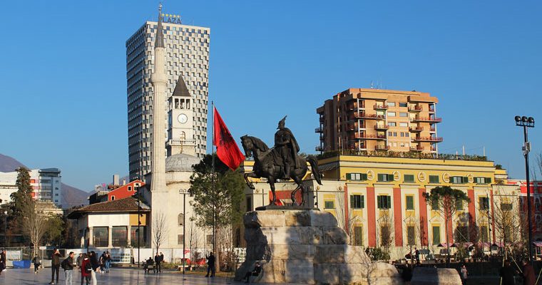 Qué ver y hacer en Tirana, la atractiva capital de Albania