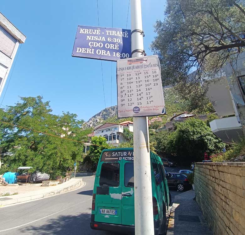 cómo llegar a kruja desde tirana